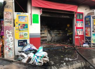 Se registró un incendio en una tienda de abarrotes en la colonia España en León