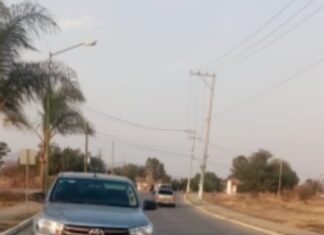 Impide Policía de Silao robo de vehículo; hay 3 detenidos