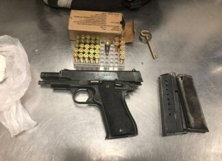 Dos hombres detenidos por la posesión de 406 envoltorios de droga y un arma de fuego