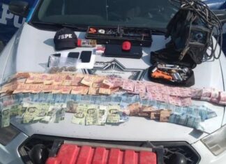 Dos sujetos fueron detenidos por la FSPE por posesión de cocaina, cartuchos y dinero en Celaya