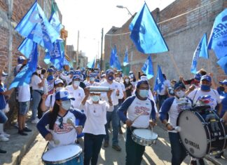 Habitantes de la colonia El Bordo de Moroleon, hicieron patente su apoyo al candidato panista a Diputado local por el XX distrito, Jorge Ortiz Ortega.