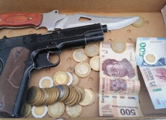 TRAS EL REPORTE DEL ROBO A UNA TIENDA DE AUTOSERVICIO, ELEMENTOS DE LA POLICÍA MUNICIPAL DETUVIERON A UN HOMBRE CON MERCANCÍA Y DINERO.