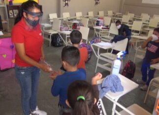 7 mil alumnos regresan de forma gradual a clases dentro de programa piloto en Guanajuato.