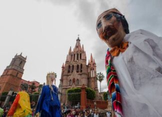 El tradicional desfile de Locos será transmitido en redes sociales de la dirección y cultura y tradiciones de Gobierno Municipal