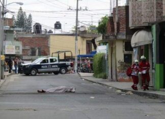 Sujetos armados interceptan y matan a un hombre