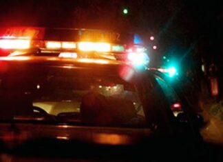 Detienen a dos sujetos por presunto robo de vehículo y aseguran un camión tipo pick-up en Celaya