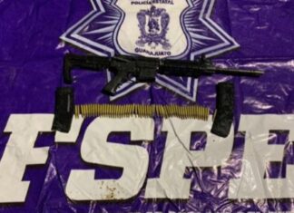 Las Fuerzas de Seguridad Pública del Estado aseguraron un arma de fuego y cartuchos útiles al interior de un vehículo en Jaral del Progreso