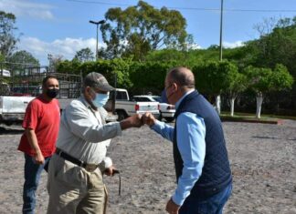 ENCABEZA EL LIC. JORGE ORTIZ ENTREGA DE FERTILIZANTES A PRODUCTORES LOCALES