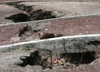 Aparece grieta en superficie de parque de la colonia Villa de los Arcos en Celaya