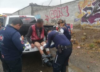 Rescatan a tres personas que son arrastradas por el agua en el Malecón del Río