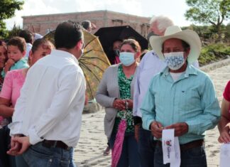 AUTORIDADES MUNICIPALES INAUGURAN CALLE QUE DA ACCESO AL PLANTEL EDUCATIVO DE LA COMUNIDAD, LA TINAJA.