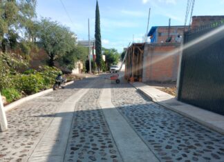 El gobierno municipal de Salvatierra continúa realizando obras públicas de calidad e impacto social beneficiando a familias de colonias y comunidades.