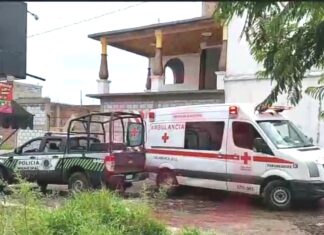 Ataque armado en una vivienda de la colonia Efrén Capiz, en Salamanca, dejo un saldo de una persona muerta y uno mas gravemente herido.