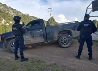 La FSPE aseguró una camioneta y en su interior un arma, varios cartuchos útiles y equipos de telefonía en Atarjea