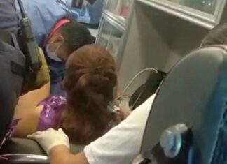 Paramédicos de Bomberos ayudan a mujer en labor de parto