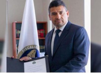 Gobierno federal investiga a fiscal de Guanajuato y la UIF congela cuentas de empresario cercano.