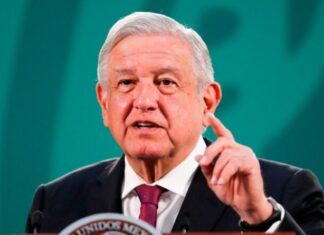 Por dignidad todos deberían de renunciar: AMLO a magistrados del TEPJF.