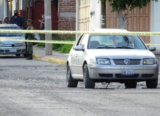 Ejecutan a un hombre al interior de un vehículo en la colonia Satélite en León
