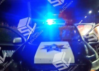 Personas armadas atacan a balazos a dos policías, de Valle de Santiago, se reportan graves.