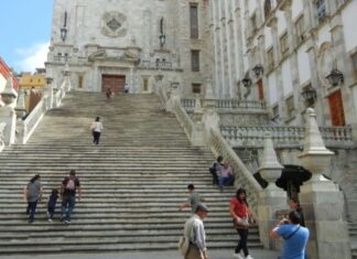 Edificio Central de la UG, 66 años de historia y símbolo de identidad universitaria.