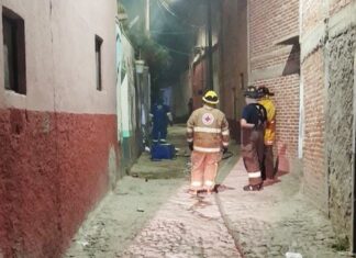 CONTROLAN INCENDIO DE CASA HABITACIÓN EN LA COLONIA SAN RAFAEL
