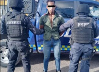 Elementos de la FSPE detuvieron a un sujeto que presuntamente intentó robar una tienda de autoservicio en Irapuato