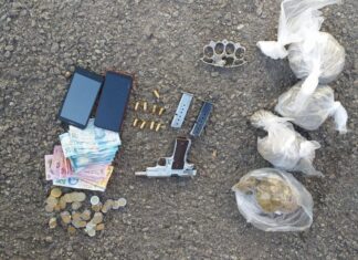 Elementos de la SSP aseguraron a dos sujetos en posesión de un arma de fuego, droga y dinero que momentos antes hirieron a un hombre en León