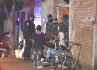 «MASACRE» EN IRAPUATO, COMANDO ARMADO IRRUMPE EN FIESTA FAMILIAR Y ASESINAN A BALAZOS A OCHO PERSONAS.