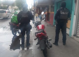 DOS HOMBRES FUERON DETENIDOS POR LA POLICÍA MUNICIPAL INCULPADOS EN EL ROBO DE UNA MOTOCICLETA