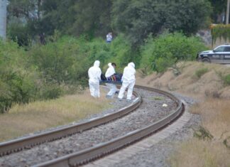 Localizan el cuerpo de un hombre a un costado de la vía del tren en la carretera León-Santana del Conde