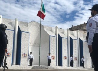 Elementos de Seguridad Pública de Silao evocaron la defensa del Castillo de Chapultepec con salvas de honor