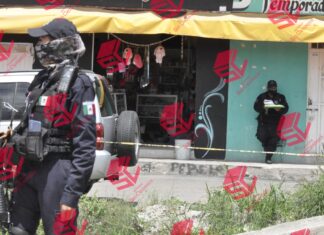 Tres personas sin vida y una más herida fue el saldo que dejó un ataque armado al interior de una tienda en la colonia La Loma en Valle de Santiago