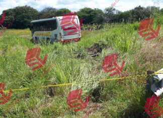 Un camión de pasajeros tuvo uj percance vial en el que resultaron cuatro personas lesionadas en Yuriria