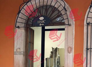 En sus narices! Comando armado sustrae cajero automático en pleno centro de Salvatierra