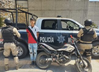 Gracias al uso de drones, Policía Municipal de Valle de Santiago, asegura motocicleta con reporte de robo