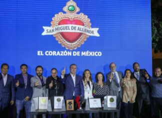 RECIBE PRESIDENTE MUNICIPAL PREMIOS OTORGADOS A SAN MIGUEL DE ALLENDE COMO LA MEJOR CIUDAD DEL MUNDO