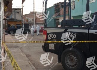 Ejecutan a dos hombres en la colonia Jacarandas en Celaya.
