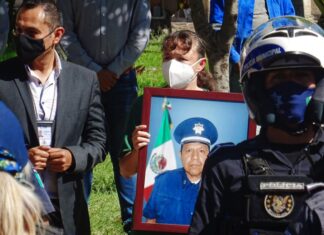 Dan último adiós a policía asesinado en León