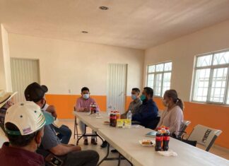 PRESIDENTE MUNICIPAL SOSTIENE REUNIÓN CON COMITE EJIDAL DE VICTORIA DE CORTAZAR