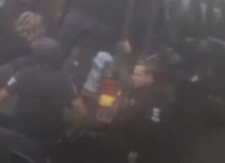 Dan de baja a policía que golpeó a un detenido en Guanajuato, no así a comandante que presenció la agresión