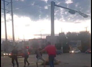 Autoridades buscan a responsables de la muerte de un hombre al que golpearon en Celaya.