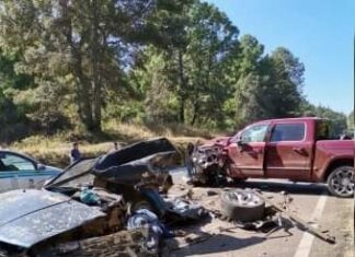 Muere hombre tras chocar de frente con su vehículo en Salvador Escalante Mich.
