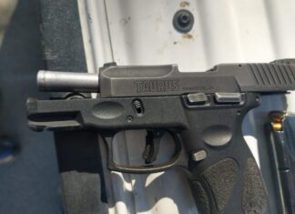 La Policía de León detuvo a un hombre con un arma corta.