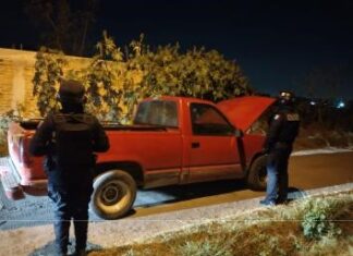 Policía de Celaya recupera tres vehículos con reporte de robo.