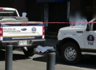 Mientras caminaba por céntrica calle un hombre fue ejecutado en Morelia Mich.