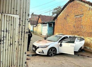Enfrentamiento armado entre civiles en Chilchota Michoacan.