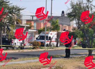 Un muerto y un herido fue el saldo de un ataque armado en un comercio en la colonia Los Olivos, en Celaya.