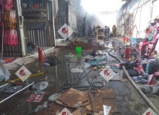 Mas de 40 negocios comerciales textiles se incendiaron a causa de un corto circuito en la Plaza Textil Cuitzeo