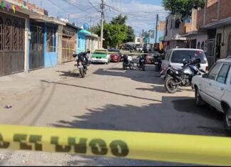 Un hombre fue ejecutado al interior de un vehículo en la colonia Rinconada San Javier, en Salamanca.
