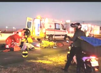 Conductor de una motocicleta falleció después de chocar con un ciclista en la carretera Irapuato- Salamanca.